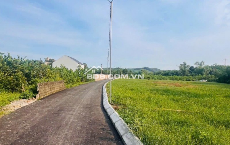 CHỈ HƠN 100TR- SỞ HỮU ĐẤT NGAY TRUNG TÂM AN BÌNH,LAC THUỶ, HOÀ BÌNH.