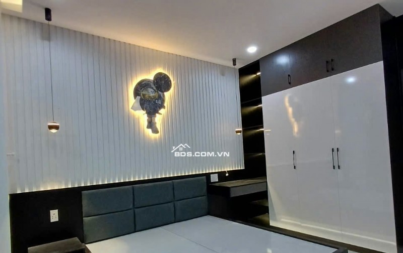 Mặt Tiền CXBH Quận 10, DT:4.5x15, T+5L Gái 18.5 tỷ TL