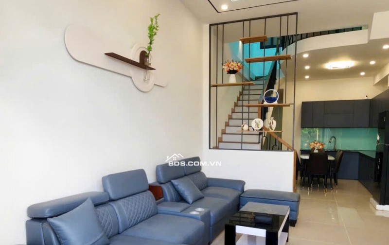 Mua nhà rinh quà - mặt tiền hương lộ 7 view sông cực hot