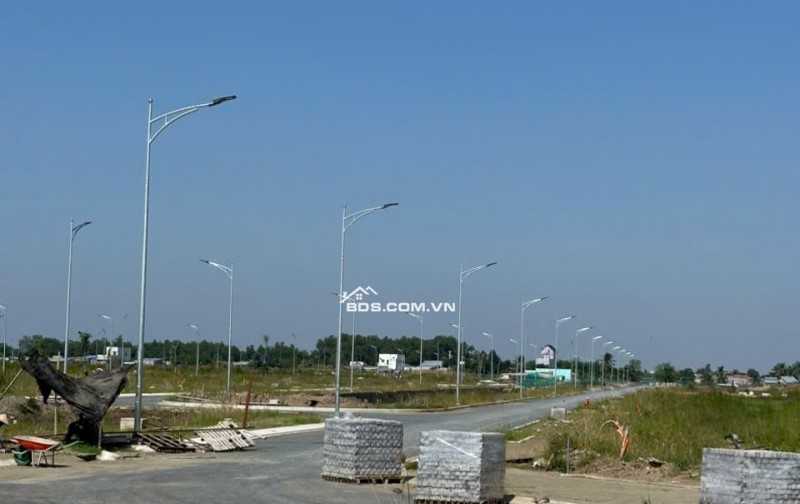 625tr là sở hữu nền 90m2 vỉa hè 5m. Ngân hàng hỗ trợ 80% ân hạn 18T