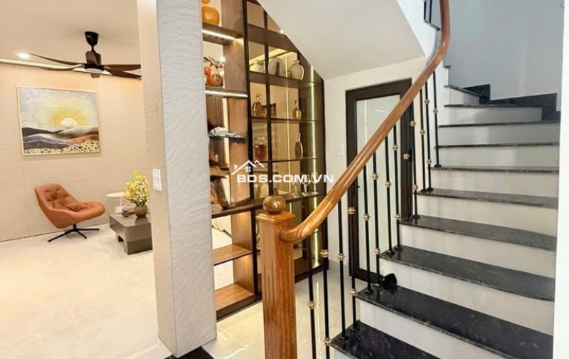 BÁN NHÀ GIẢI PHÓNG - LÔ GÓC - 3 MẶT THOÁNG - THANG MÁY - KINH DOANH  NGÕ THÔNG Ô TÔ VÀO NHÀ ‍‍ 73M   21.8 TỶ