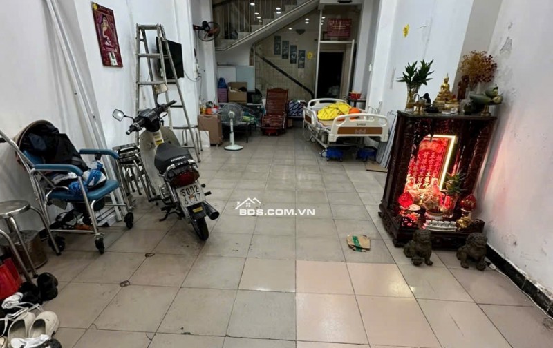 Cần cho thuê gấp mặt bằng tại vị trí đắc địa ngay trung tâm Quận 1, thích hợp kinh doanh