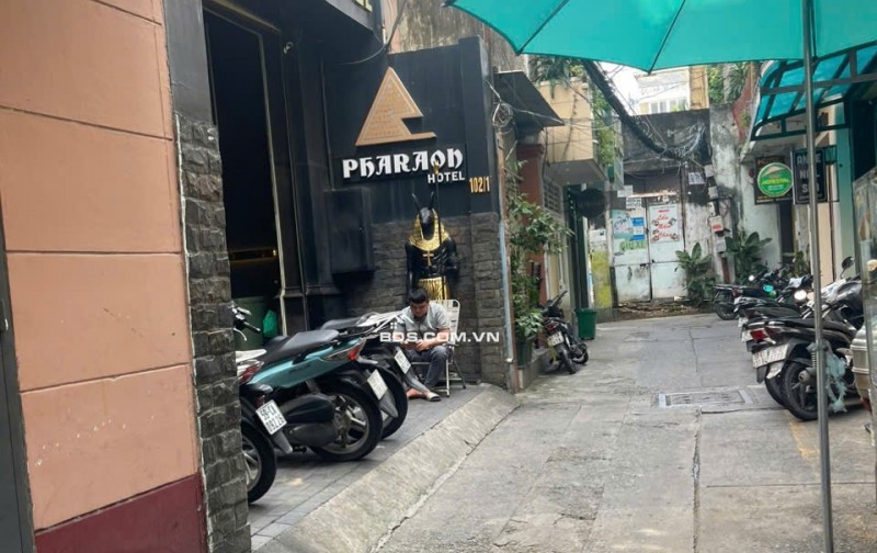 Cần cho thuê gấp mặt bằng tại vị trí đắc địa ngay trung tâm Quận 1, thích hợp kinh doanh