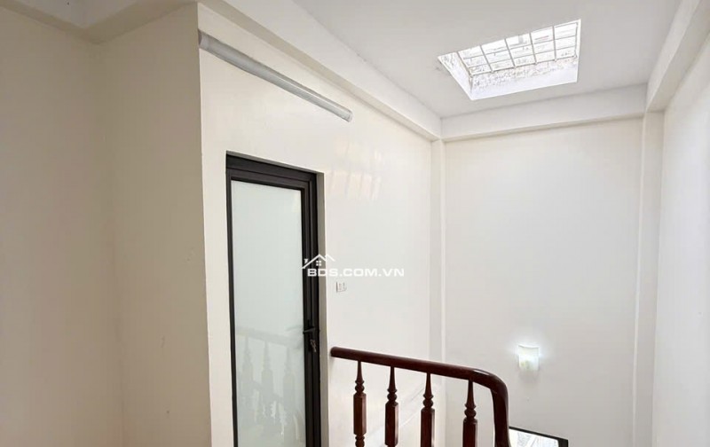 Bán nhà Lĩnh Nam – Hoàng Mai – Hà Nội – 32m2 – Mặt tiền 5m – 5 tầng – 3 ngủ - chào 6,8 tỷ.