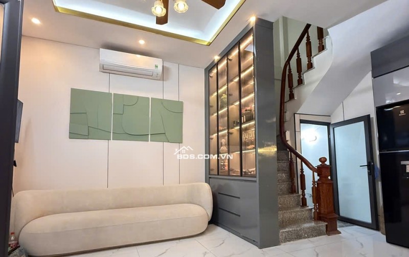 Bán nhà Lĩnh Nam – Hoàng Mai – Hà Nội – 32m2 – Mặt tiền 5m – 5 tầng – 3 ngủ - chào 6,8 tỷ.