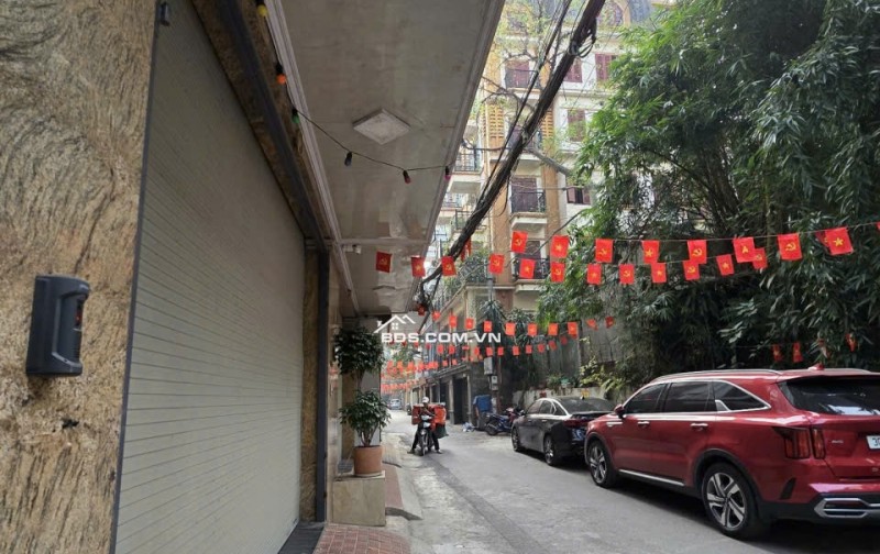 Bán Đất Lạc Long Quân, Vị trí đẹp, 100m2, 23.7Tỷ