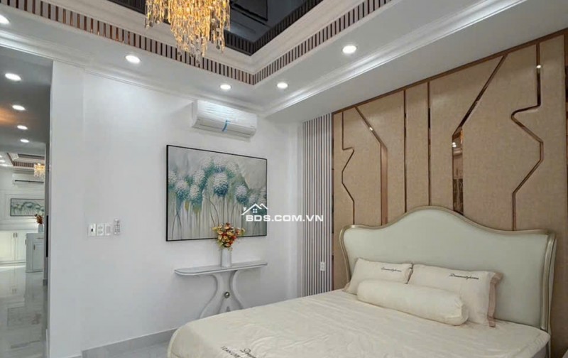 Siêu Phảm có thang máy vừa hoàn thiện đường số Phạm Hữu Lầu, Quận 7, Dt 5x18m. Giá 18,6 tỷ