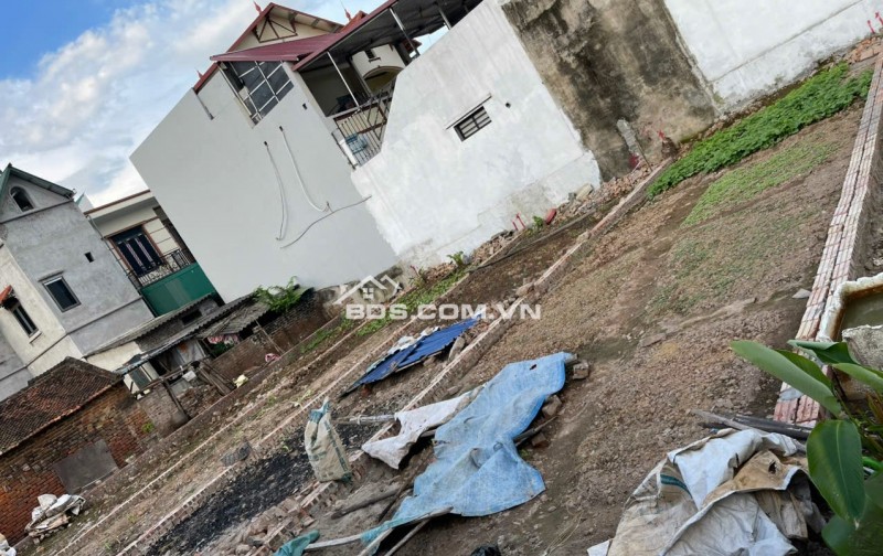 Tài chính nhỉnh 1 tỷ có ngay 50m ngay cạnh hồ ở Đại Đồng. Lh 0362554684