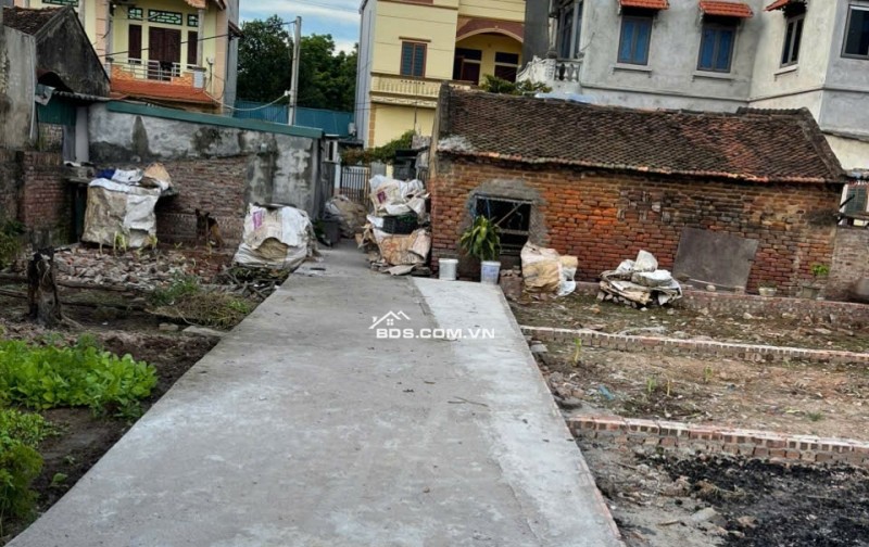 Tài chính nhỉnh 1 tỷ có ngay 50m ngay cạnh hồ ở Đại Đồng. Lh 0362554684