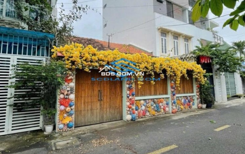 CẦN BÁN NHÀ MẶT TIỀN NGANG 8.5m – VUÔNG VỨC – TRUNG TÂM BÀN CỜ NHA TRANG