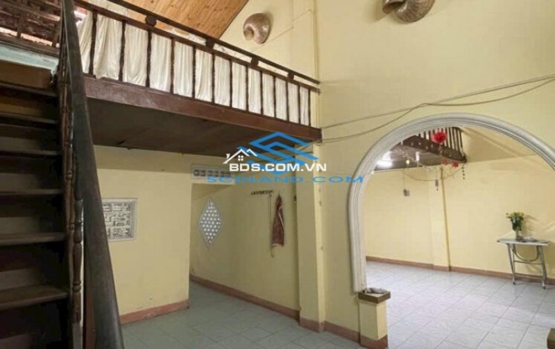 CẦN BÁN NHÀ MẶT TIỀN NGANG 8.5m – VUÔNG VỨC – TRUNG TÂM BÀN CỜ NHA TRANG