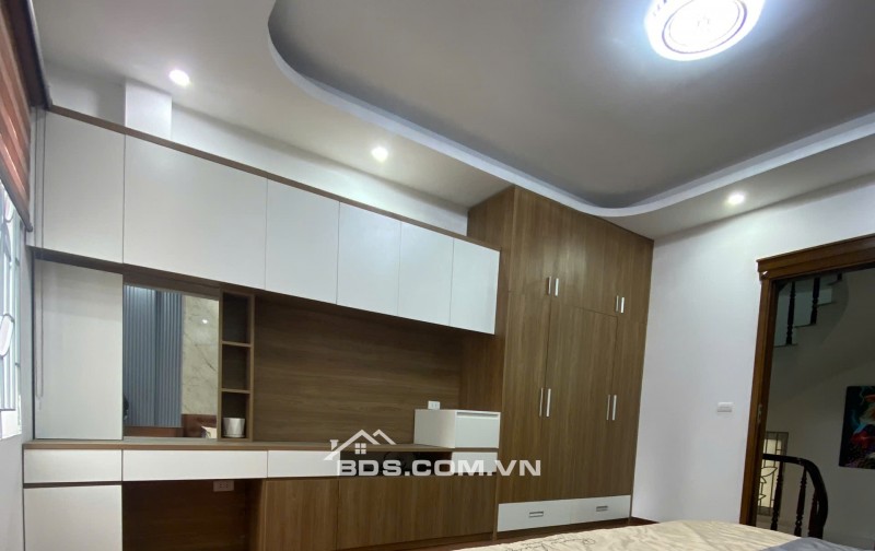 Bán nhà: Đa Sĩ Kiến Hưng Hà Đông.Gần chợ - trường. Dt:32m2, 5 tầng, 8,5 tỷ.