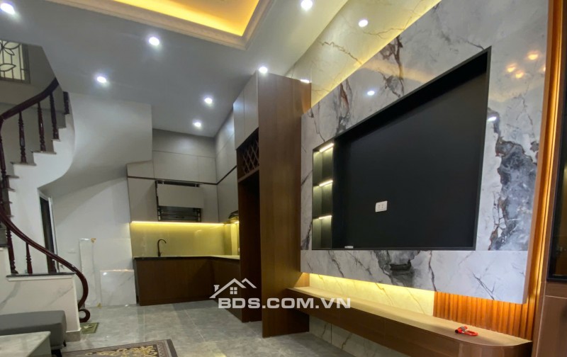 Bán nhà: Đa Sĩ Kiến Hưng Hà Đông.Gần chợ - trường. Dt:32m2, 5 tầng, 8,5 tỷ.