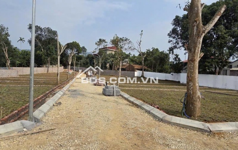 Bán đất nền lõi kcn nghỉ dưỡng tại lạc thuỷ, hoà bình cách quốc lộ 21 chỉ 400m.