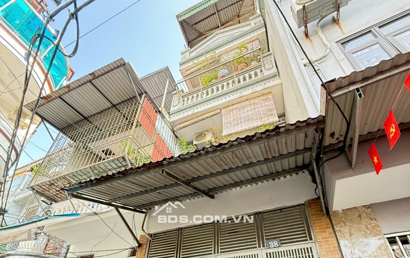 Bán nhà Đường Láng – Đống Đa – 42 m2 – Mt 3.6m – 4 Tầng – ngõ rộng – chào 9.5 tỷ