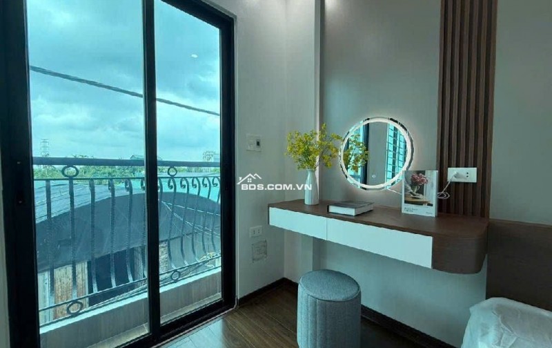 LÔ Góc- Kinh DOANH, Ô Tô Tránh Thượng CÁT, Nhà 5 Tầng THANG MÁY Diện Tích 42 M2 Giá Nhỉnh 7 Tỷ.