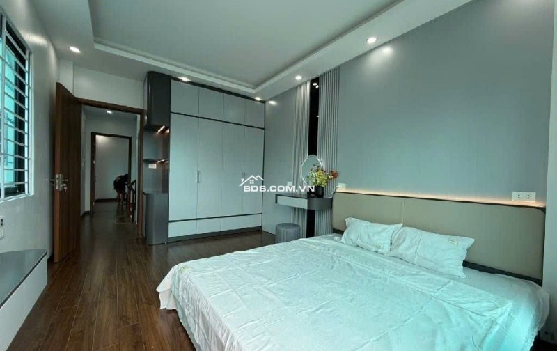 LÔ Góc- Kinh DOANH, Ô Tô Tránh Thượng CÁT, Nhà 5 Tầng THANG MÁY Diện Tích 42 M2 Giá Nhỉnh 7 Tỷ.