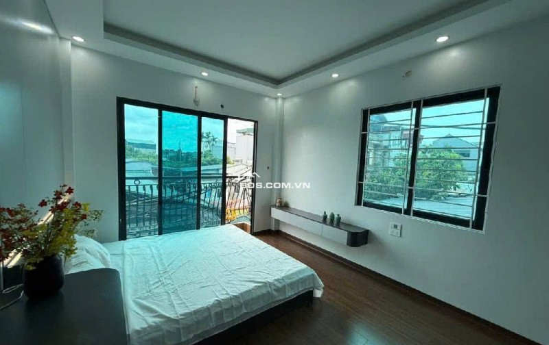 LÔ Góc- Kinh DOANH, Ô Tô Tránh Thượng CÁT, Nhà 5 Tầng THANG MÁY Diện Tích 42 M2 Giá Nhỉnh 7 Tỷ.