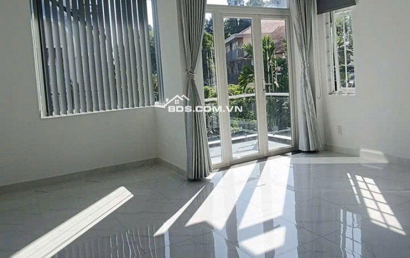 NHÀ ĐẸP LÔ GÓC – TRUNG TÂM LÁI THIÊU (TP.HCM) - chỉ nhỉnh 7 ty