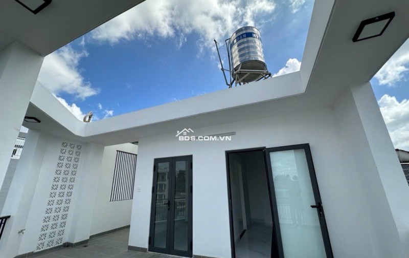 Nhà lô góc hai mặt tiền kết cấu 4 tầng, hẻm xe hơi 5m nhà mới siêu đẹp siêu hiếm