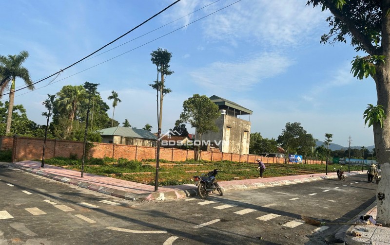 CẦN BÁN GẤP MIẾNG ĐẤT VAI RÉO 100M2 FULL CƯ - SẴN SỔ ĐỎ - NHỈNH 5 ĐỒNG