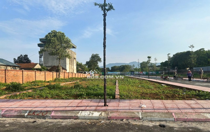 CẦN BÁN GẤP MIẾNG ĐẤT VAI RÉO 100M2 FULL CƯ - SẴN SỔ ĐỎ - NHỈNH 5 ĐỒNG