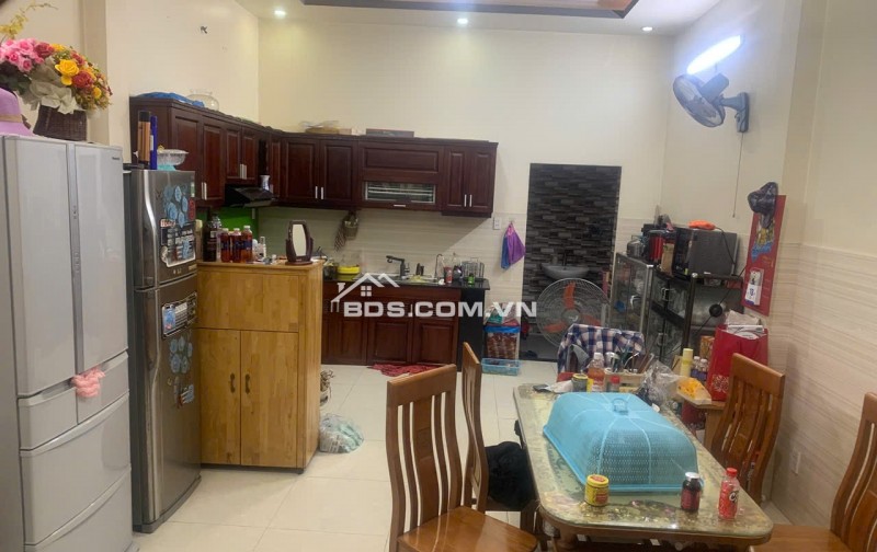 BÁN NHÀ 1 TRỆT 2 LẦU TẠI THÀNH PHỐ THỦ ĐỨC, DT 71.2M2 SẴNSHR CHỈ 5.8 TỶ. LH:0969128268.