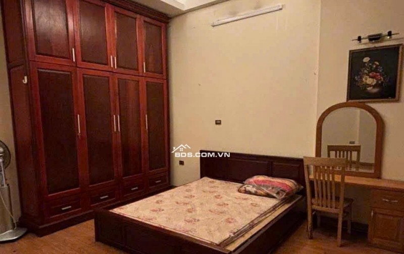 BÁN NHÀ BÁT KHỐI LONG BIÊN DT 35M2 Ô TÔ GẦN VÀI PHÚT SANG PHỐ TIỆN ÍCH