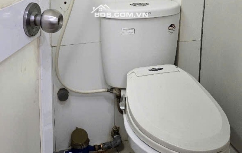 Cơ hội thuê căn hộ tuyệt vời tiện ích vài bước chân, với 2 phòng ngủ, 2 WC và 2 máy lạnh, nội thất cơ bản, nằm tại Lô G C/C Bàu Cát 2. Giá thuê chỉ 7 triệu đồng. Nhà sẵn sàng chuyển vào từ ngày 10/01/2026. Liên hệ ngay 0903678129 để biết thêm thông tin.