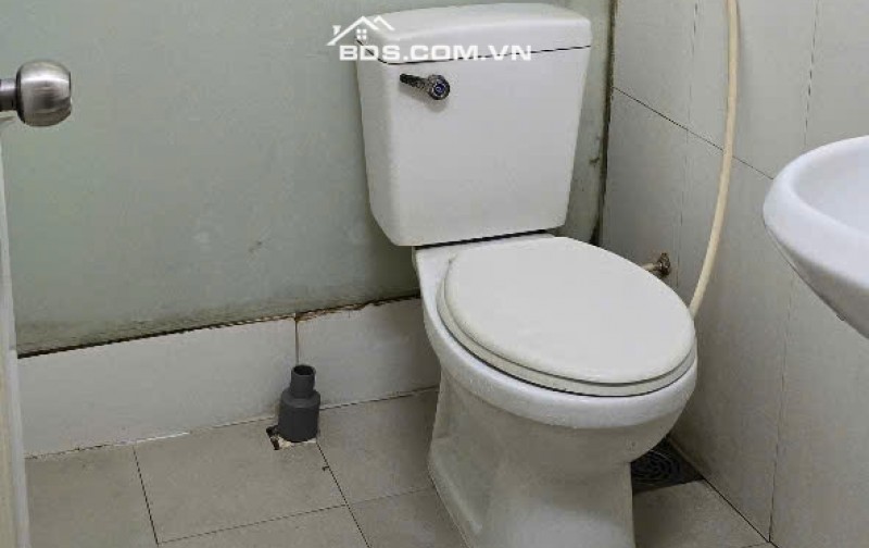 Cơ hội thuê căn hộ tuyệt vời tiện ích vài bước chân, với 2 phòng ngủ, 2 WC và 2 máy lạnh, nội thất cơ bản, nằm tại Lô G C/C Bàu Cát 2. Giá thuê chỉ 7 triệu đồng. Nhà sẵn sàng chuyển vào từ ngày 10/01/2026. Liên hệ ngay 0903678129 để biết thêm thông tin.