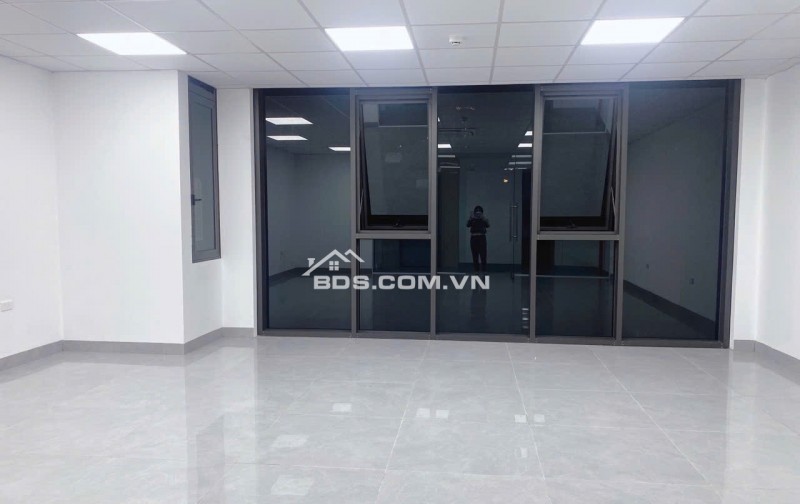 Cho thuê Văn Phòng, MBKD Nguyễn Khang, cầu Giấy 75m* 3 sàn