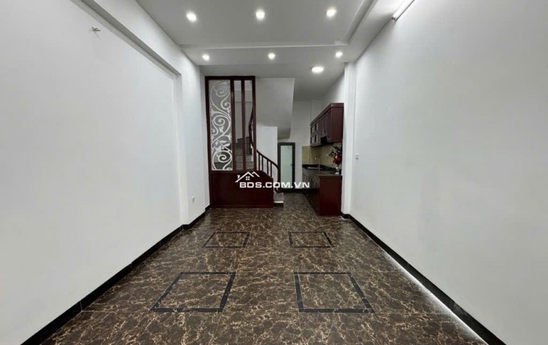 BÁN NHÀ LĨNH NAM Ô TÔ CÁCH 20M GẦN CHỢ, GẦN TRƯỜNG ĐẠI HỌC 32M GIÁ YÊU THƯƠNG