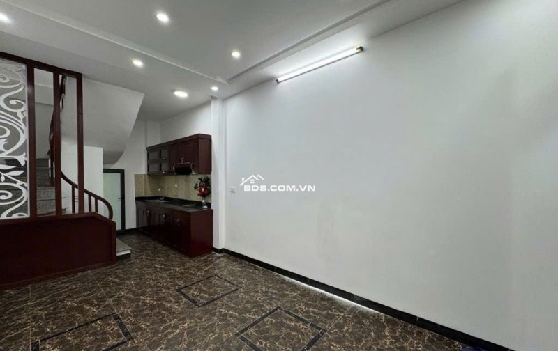 BÁN NHÀ LĨNH NAM Ô TÔ CÁCH 20M GẦN CHỢ, GẦN TRƯỜNG ĐẠI HỌC 32M GIÁ YÊU THƯƠNG