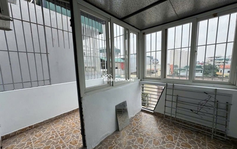 BÁN NHÀ LĨNH NAM Ô TÔ CÁCH 20M GẦN CHỢ, GẦN TRƯỜNG ĐẠI HỌC 32M GIÁ YÊU THƯƠNG