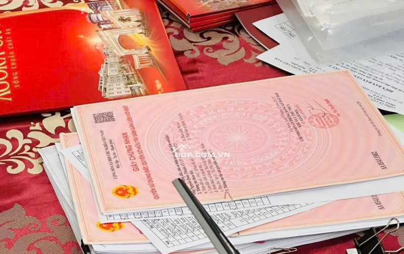 Độc nhất 1 nền biệt thự 10x16m mặt tiền 12m, full thổ full sổ: 3 tỷ 2(VAT). Vũ 0823900266