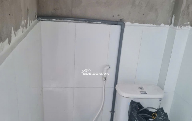 Cho thuê đất mặt tiền đường chợ Bình Hưng Hoà