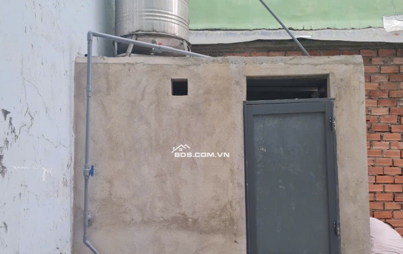 Cho thuê đất mặt tiền đường chợ Bình Hưng Hoà