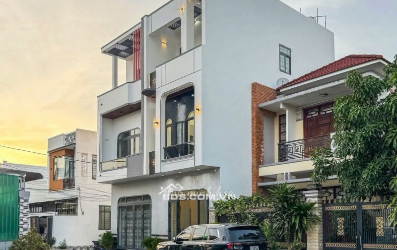 BÁN ngôi nhà ĐỖ XUÂN HỢP P.PHƯỚC BÌNH - 2 TẦNG - NGANG 5,3 - CÔNG NHẬN 95M2