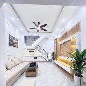 Nhà Đẹp Gần Phố, Tôn Đức Thắng, Đống Đa 30m, 5 tầng, mt 4.3m, giá 8.95 tỷ.