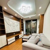 Bán Căn Chung Cư Mi Ni Đường Láng, Đống Đa 70m, tầng 1, giá 3.25 tỷ.