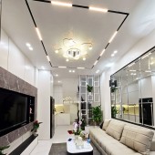 Nhà Đẹp Hồng Mai, Hai Bà Trưng 22/25m, 5 tầng, mt 3.2m, giá 6.5 tỷ.