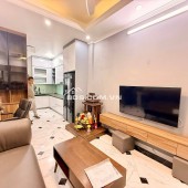 Nhà Đẹp Gần Đường Ô Tô Bạch Đằng, Hoàn Kiếm 31m, 5 tầng, mt 3.3m, giá 7.95 tỷ.