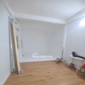 Cho thuê phòng làm việc 50m2 lầu 1 tiện làm editor, designer, quay SP