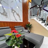 Nhà 1 trệt 1 lầu thành phố mới bình dương sát chợ Phú Chánh