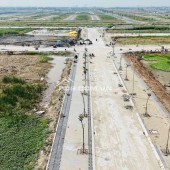 Đường lớn, hạ tầng xong hết, mua là xây được ngay. Sổ hồng riêng từng nền