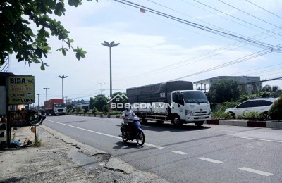 Nhà MẶT TIỀN LÔ GÓC đẹp RỰC RỠ. Đường Mỹ Hưng. Bao rẻ Nhứt Mỹ Tho. TG cũ.