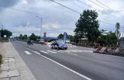 Ngay sát QL1A. Cách Cầu Rượu Tiền Giang 300m. Bán rẻ 3 lô đất THỔ CƯ liền kề Hơn 900m2.