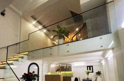 Nhà Đẹp Gần Phố Giang Văn Minh, Ba Đình 40/45m, 5 tầng, mt 5,2m, giá 12.55 Tỷ.