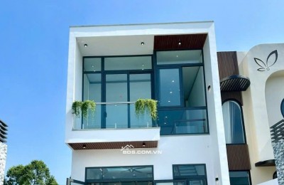 Nhà trệt lầu Thủ Dầu Một. Đường xe hơi thông. 3PN chỉ 2.49 tỷ. Sổ Hồng Riêng