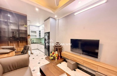 Nhà Đẹp Gần Đường Ô Tô Bạch Đằng, Hoàn Kiếm 31m, 5 tầng, mt 3.3m, giá 7.95 tỷ.